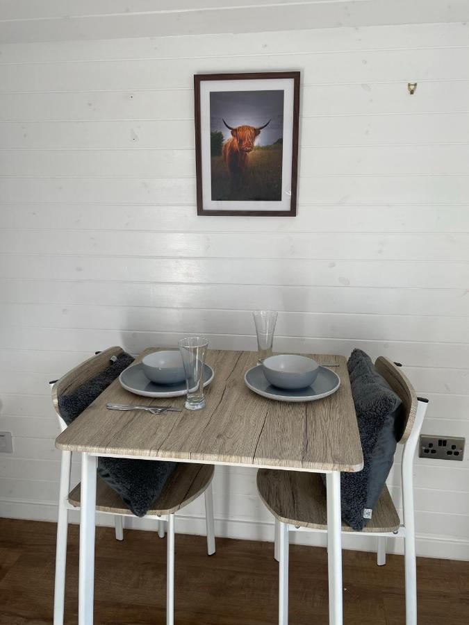 Hideaway Pod Near Loch Ness For A Tranquil Retreat Leilighet Lewiston Eksteriør bilde