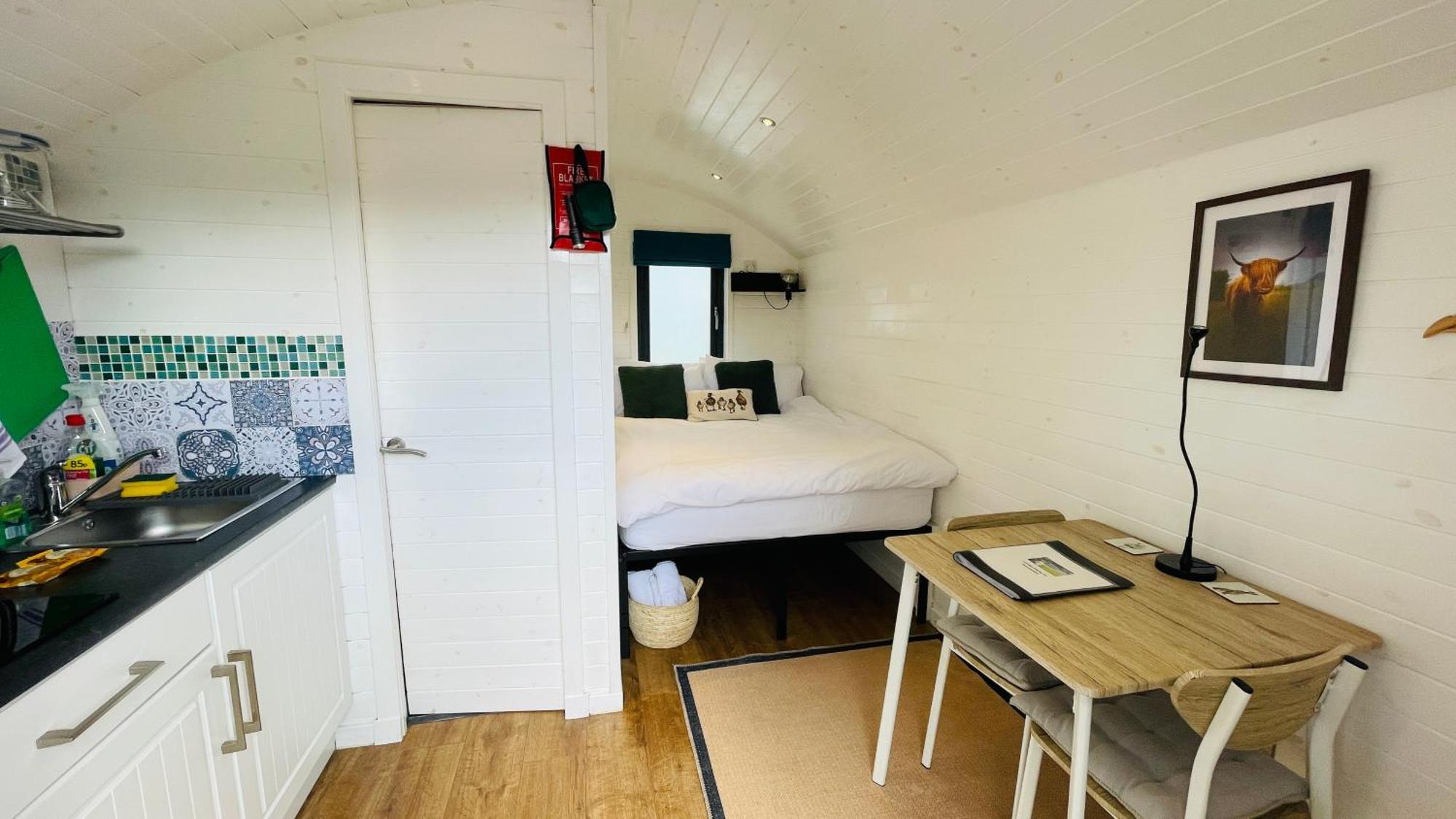 Hideaway Pod Near Loch Ness For A Tranquil Retreat Leilighet Lewiston Eksteriør bilde