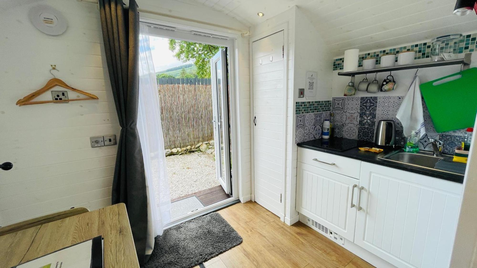 Hideaway Pod Near Loch Ness For A Tranquil Retreat Leilighet Lewiston Eksteriør bilde