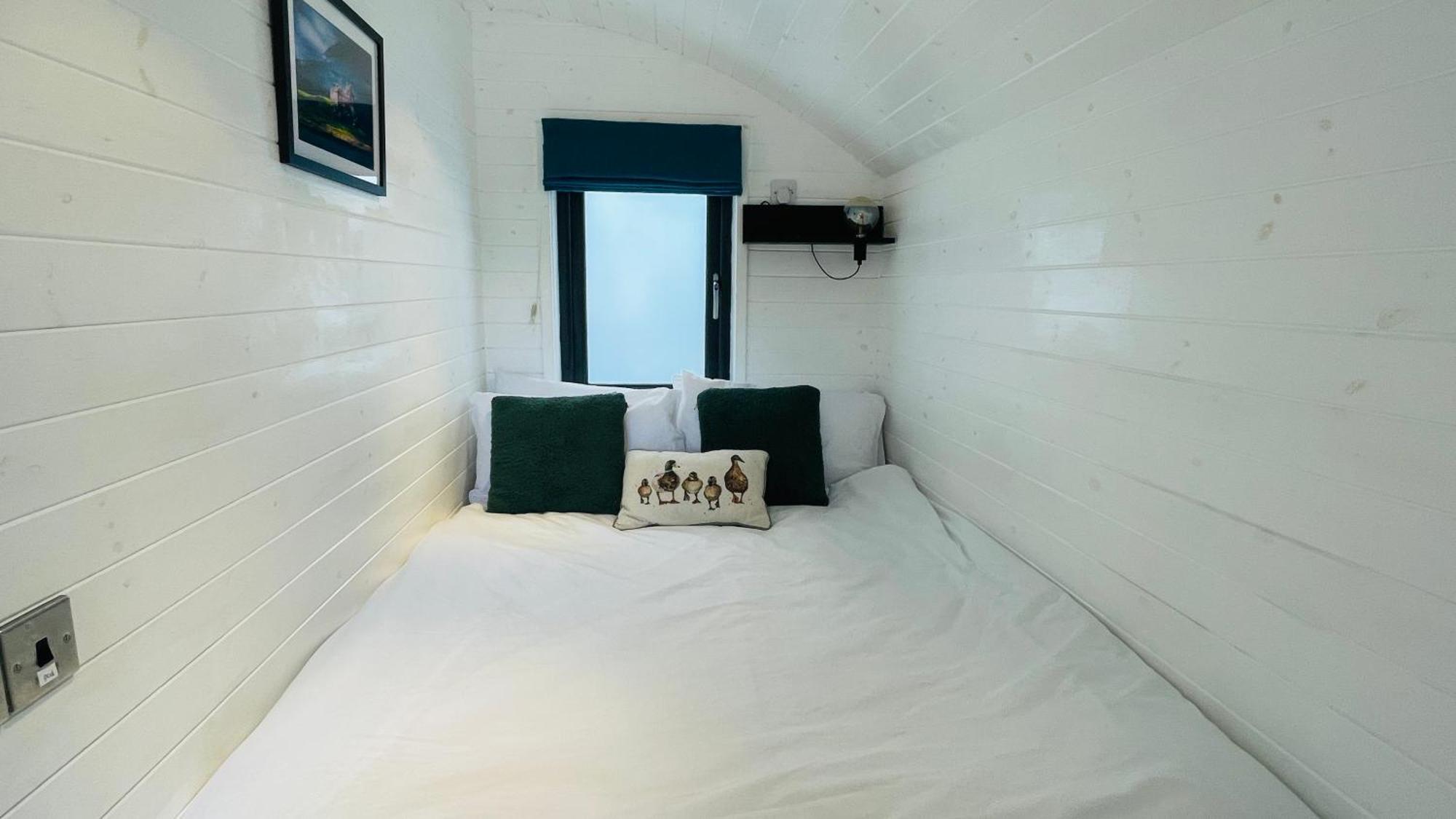 Hideaway Pod Near Loch Ness For A Tranquil Retreat Leilighet Lewiston Eksteriør bilde